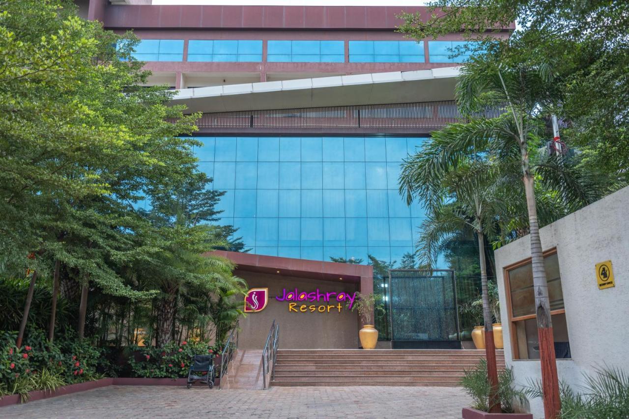 Jalashray Resort Nadiād Buitenkant foto