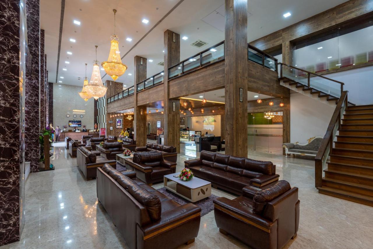 Jalashray Resort Nadiād Buitenkant foto