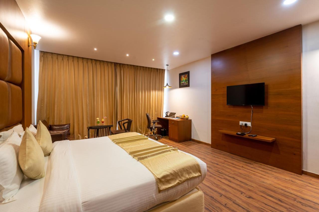 Jalashray Resort Nadiād Buitenkant foto
