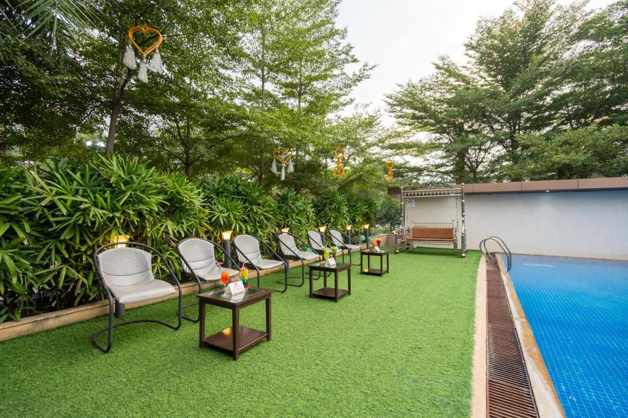 Jalashray Resort Nadiād Buitenkant foto