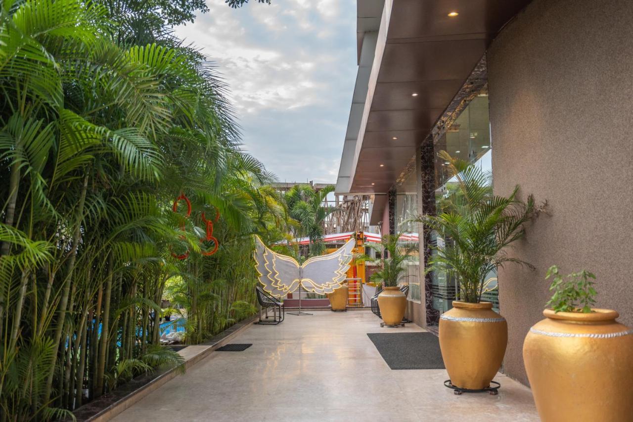 Jalashray Resort Nadiād Buitenkant foto