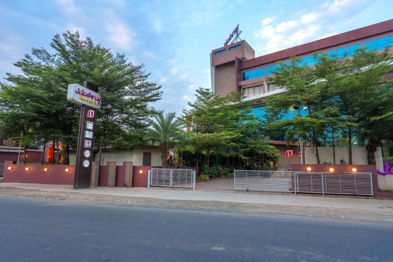 Jalashray Resort Nadiād Buitenkant foto