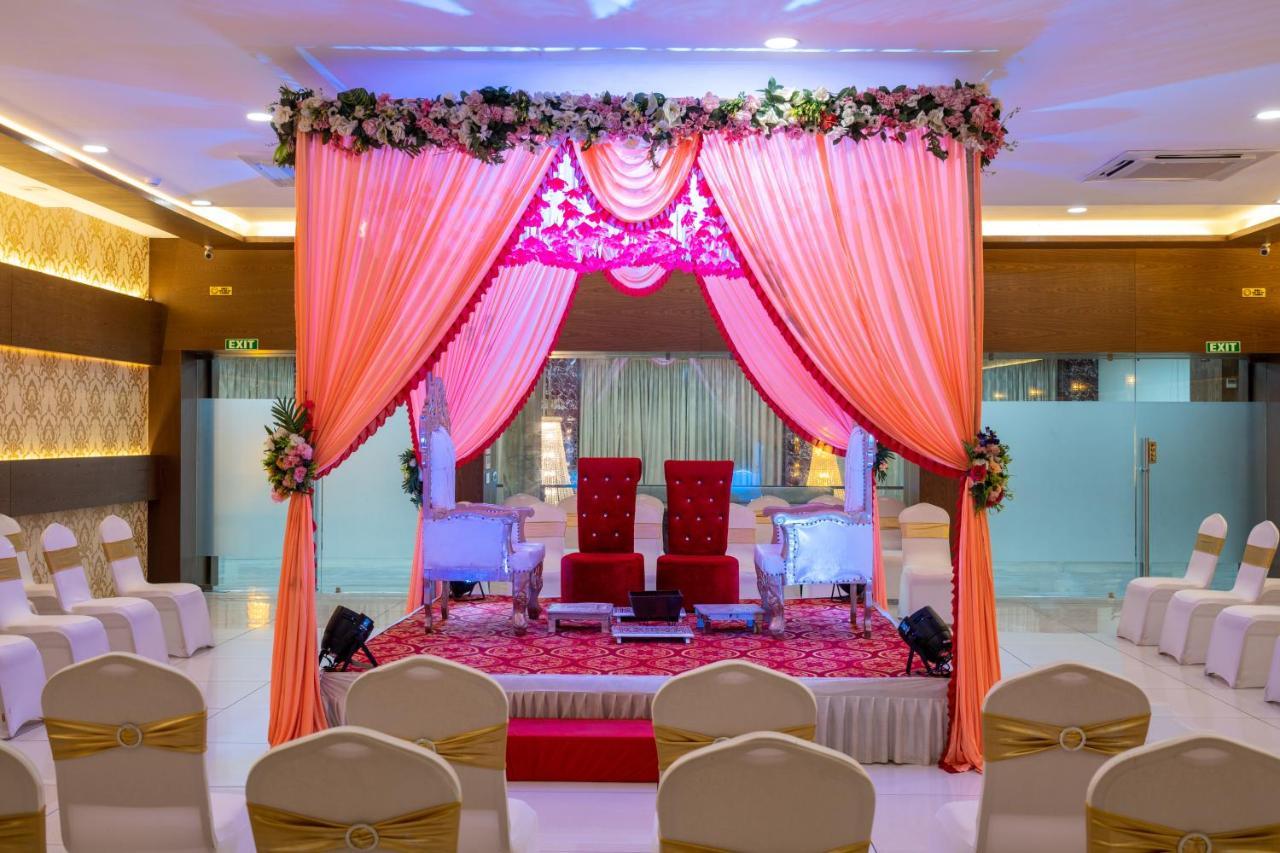 Jalashray Resort Nadiād Buitenkant foto