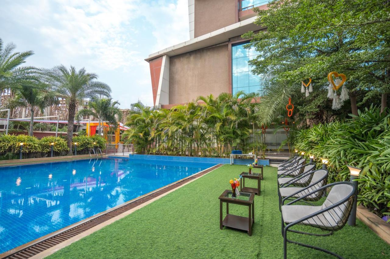 Jalashray Resort Nadiād Buitenkant foto