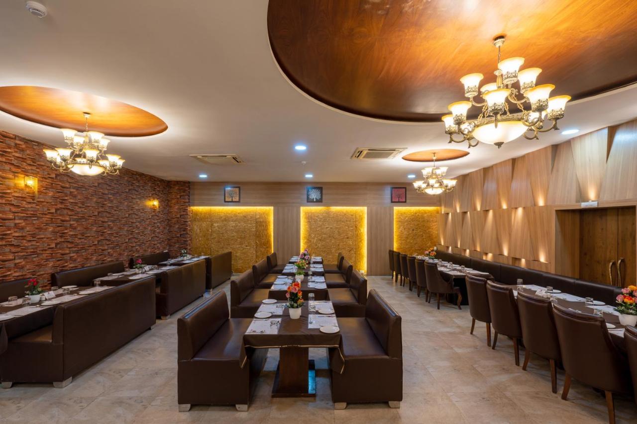 Jalashray Resort Nadiād Buitenkant foto