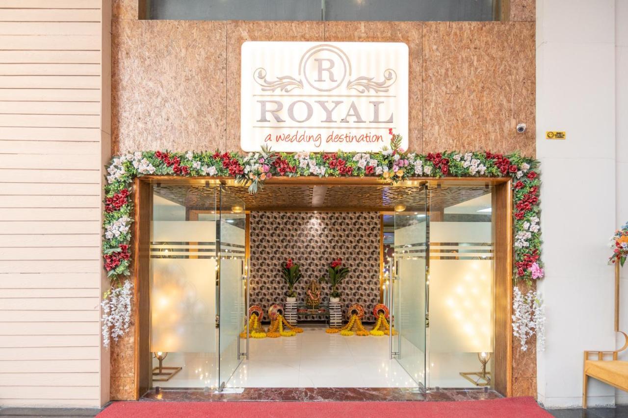 Jalashray Resort Nadiād Buitenkant foto