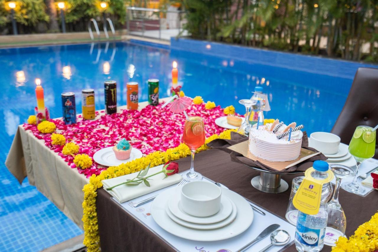 Jalashray Resort Nadiād Buitenkant foto