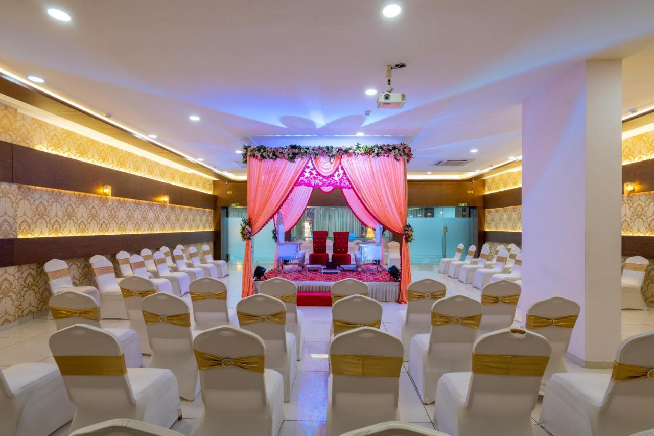 Jalashray Resort Nadiād Buitenkant foto