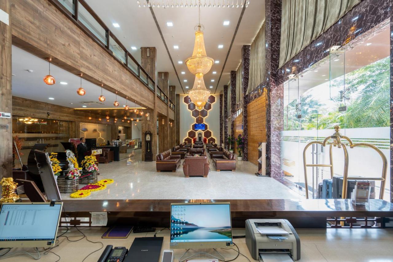 Jalashray Resort Nadiād Buitenkant foto