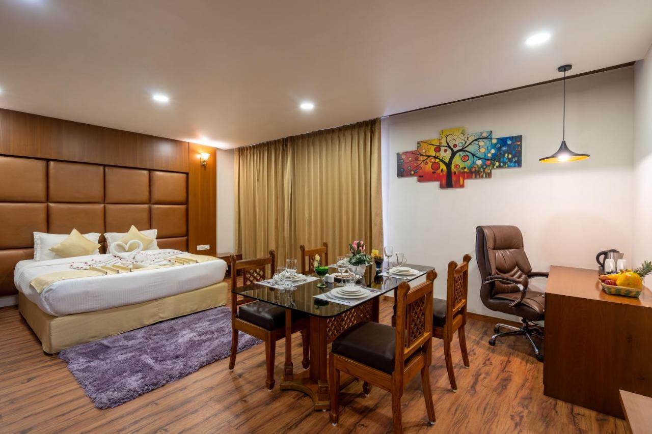 Jalashray Resort Nadiād Buitenkant foto