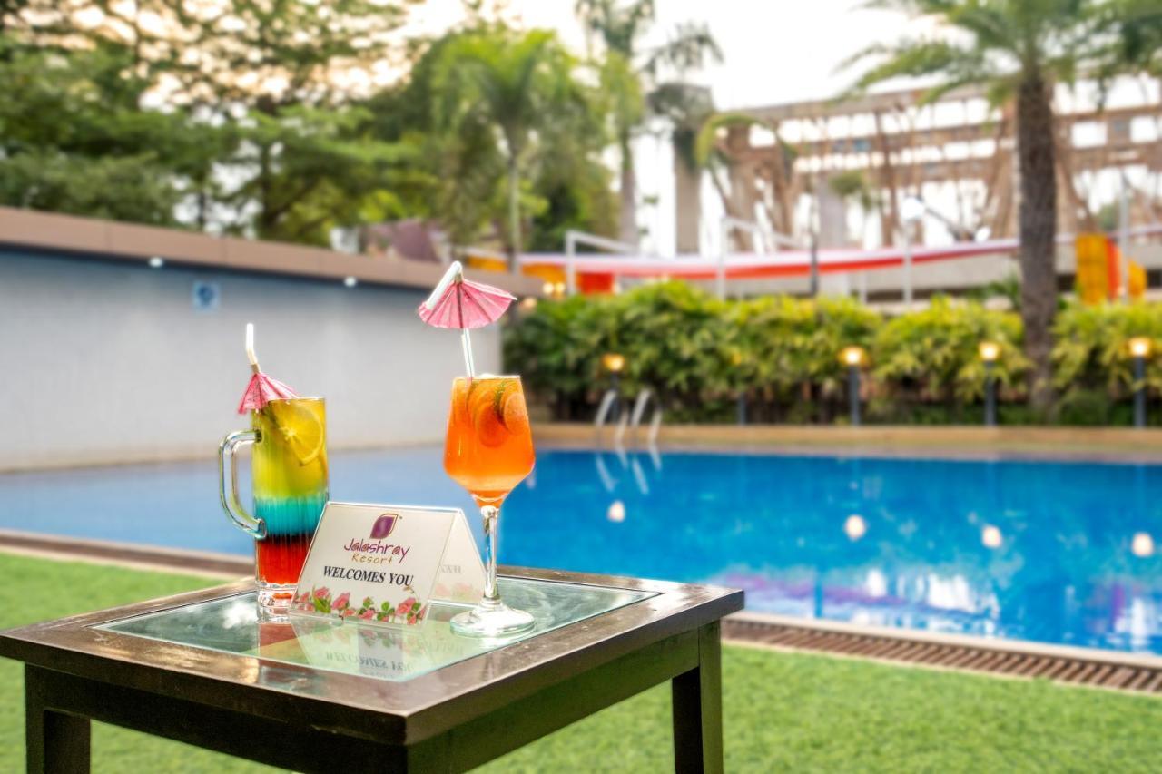 Jalashray Resort Nadiād Buitenkant foto