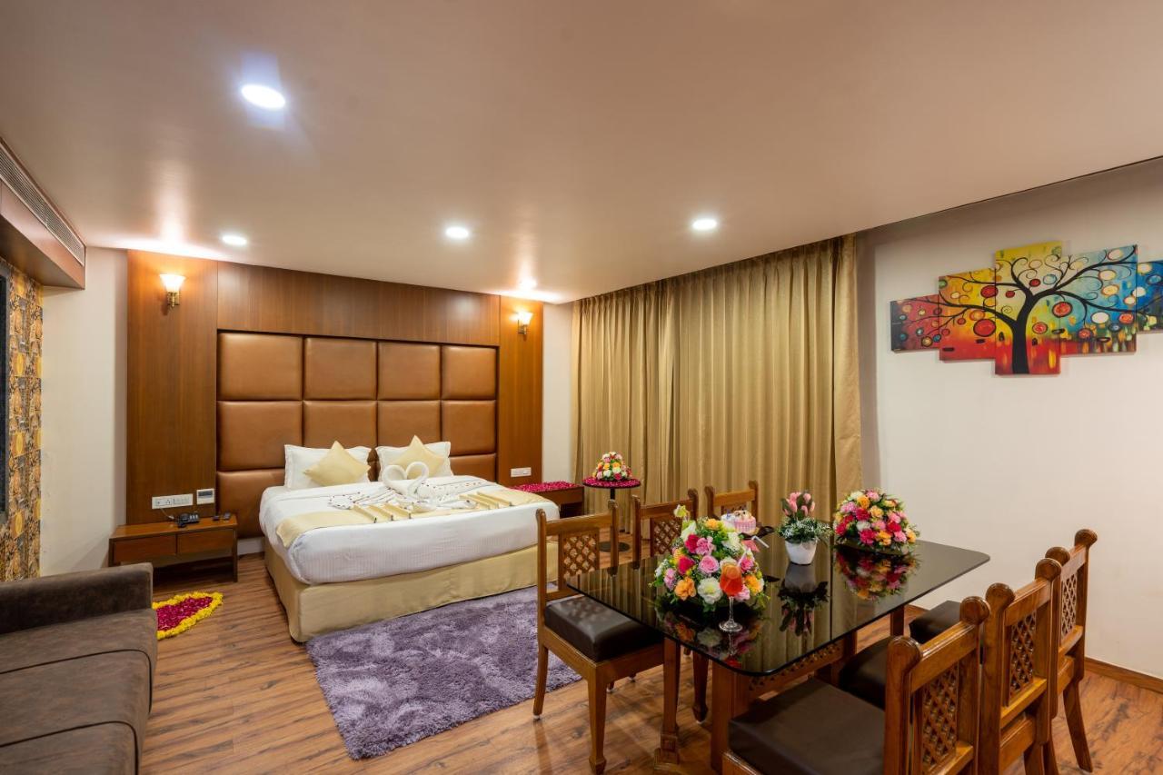Jalashray Resort Nadiād Buitenkant foto