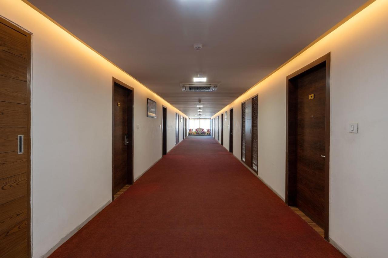 Jalashray Resort Nadiād Buitenkant foto