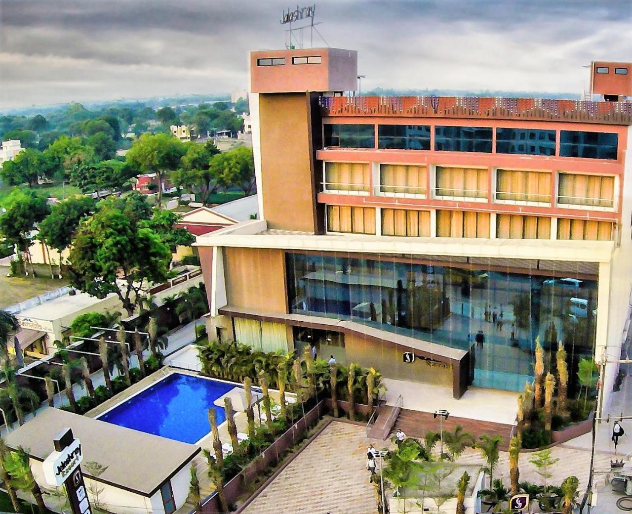 Jalashray Resort Nadiād Buitenkant foto