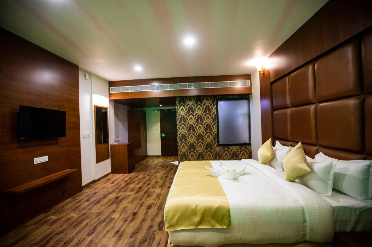 Jalashray Resort Nadiād Buitenkant foto